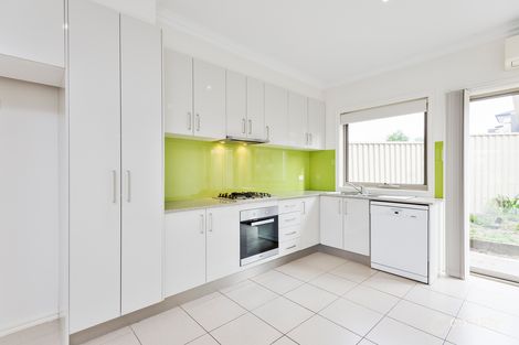 Property photo of 2/86 Snell Grove Oak Park VIC 3046