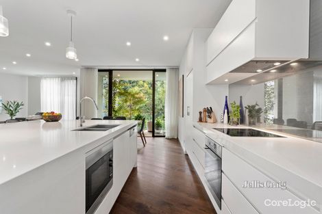 Property photo of 3/14 Martin Court Toorak VIC 3142