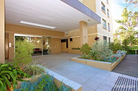 Property photo of 2/36 Jerdanefield Road St Lucia QLD 4067