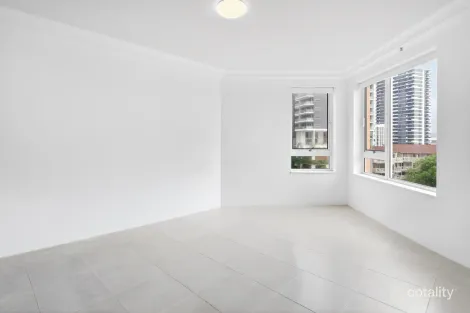 Property photo of 21/129 Surf Parade Broadbeach QLD 4218