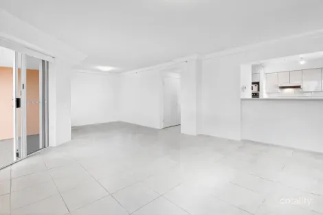 Property photo of 21/129 Surf Parade Broadbeach QLD 4218