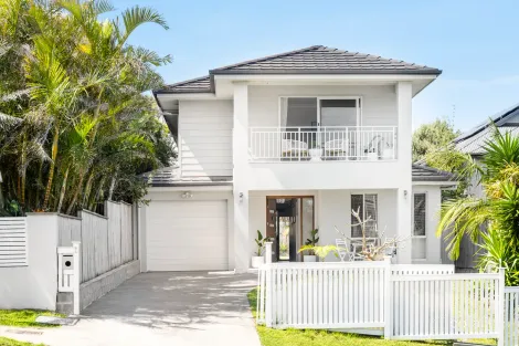 Property photo of 85 Griffin Road North Curl Curl NSW 2099