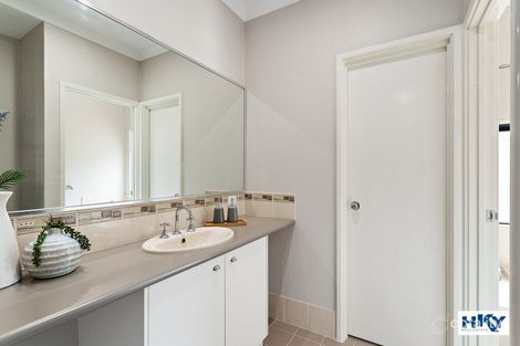 Property photo of 20 Pasalich Bend Aveley WA 6069