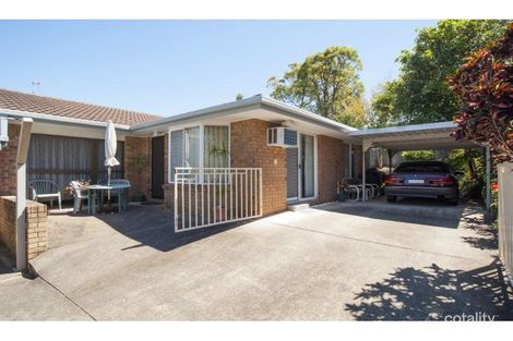 2/8 Webb St, Labrador, QLD 4215