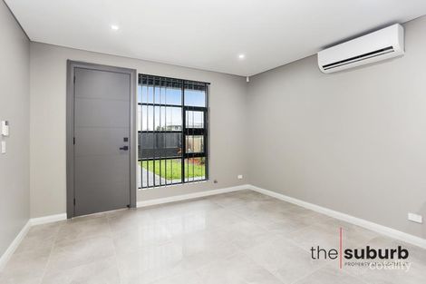 Property photo of 1/23 Moriarty Way Potts Hill NSW 2143
