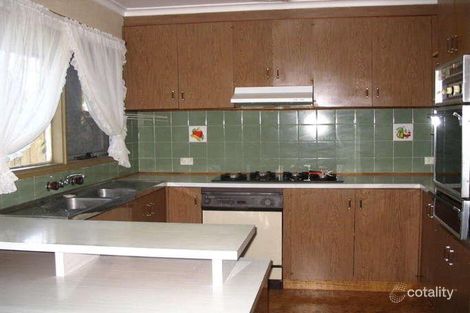 Property photo of 4 Burraneer Drive Keysborough VIC 3173