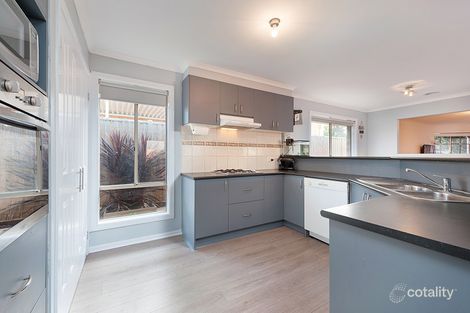 Property photo of 8 Raheen Place Craigieburn VIC 3064