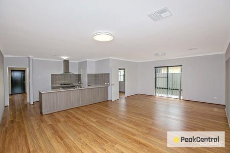 Property photo of 16 Clementine Boulevard Treeby WA 6164