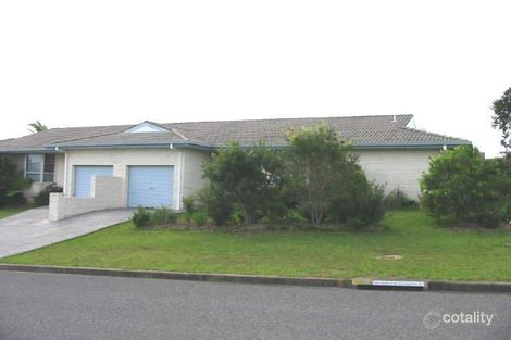 2 Laurina Cl, Old Bar, NSW 2430