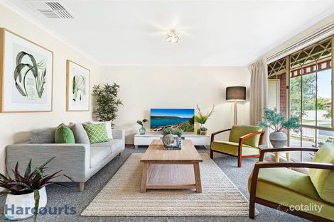 Property photo of 2 Holt Place Pakenham VIC 3810