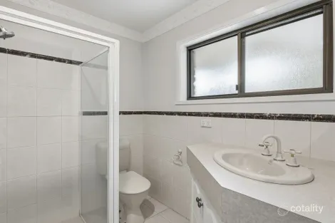 Property photo of 13 Hilandra Avenue Wangaratta VIC 3677