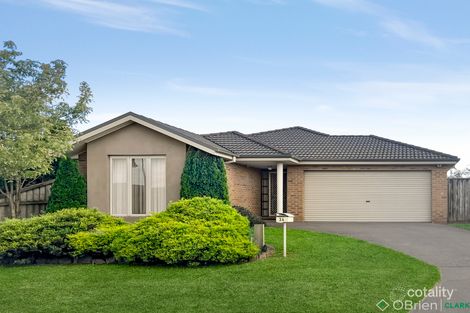 34 Lyndhurst Sq, Drouin, VIC 3818