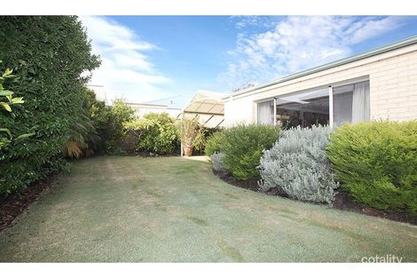 2 Scottsdale Ct, North Lake, WA 6163