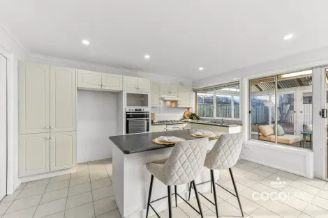 Property photo of 21 Glenthorne Drive Keysborough VIC 3173