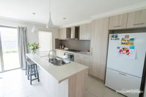 Property photo of 36 Heathcote Road Manor Lakes VIC 3024