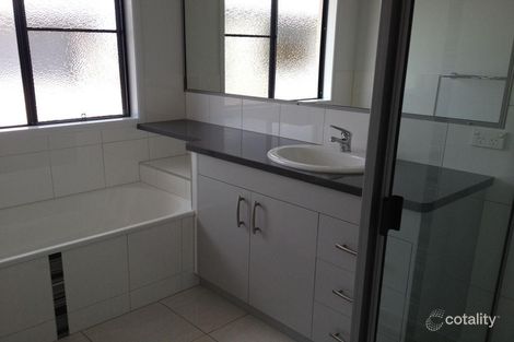 Property photo of 27 Lancaster Way Ooralea QLD 4740