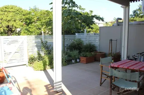 Property photo of 2/65 Eversley Terrace Yeronga QLD 4104