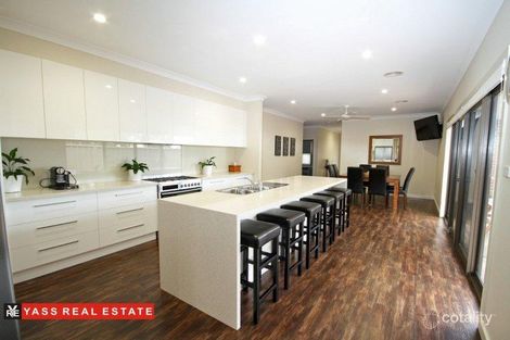 Property photo of 5 Burgess Place Yass NSW 2582