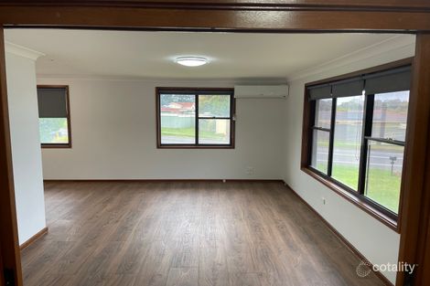 Property photo of 32 Explorers Way St Clair NSW 2759