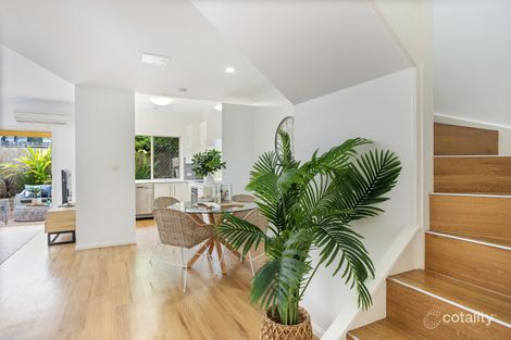 Property photo of 2/7 Kent Street Coorparoo QLD 4151