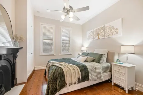 Property photo of 12 Garden Street Essendon VIC 3040