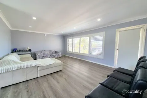 Property photo of 2 Grebe Street Ingleburn NSW 2565