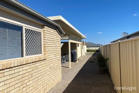 Property photo of 33 Mayfair Drive Emerald QLD 4720