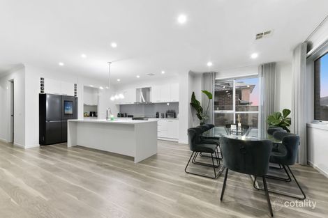 Property photo of 8 Kakadu Street Clyde North VIC 3978