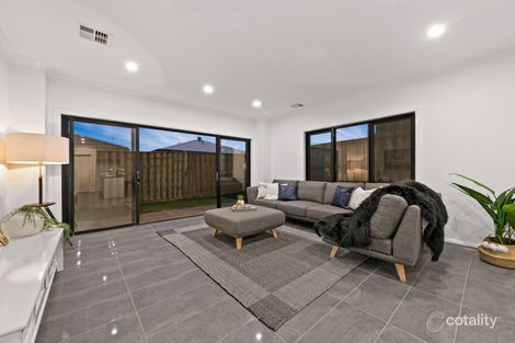 Property photo of 20 Swindale Way Clyde North VIC 3978