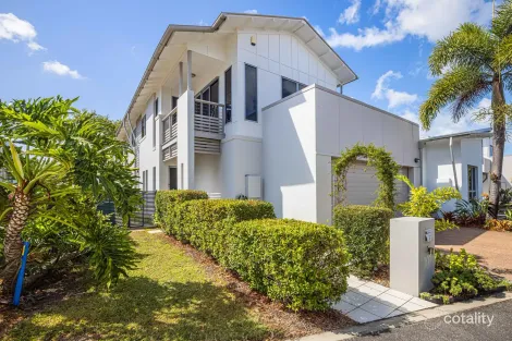 101/8 Spinnaker Dr, Sandstone Point, QLD 4511