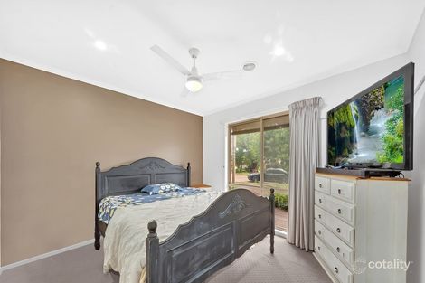 Property photo of 18 Sandhurst Mews Hampton Park VIC 3976