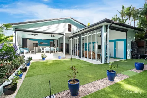 Property photo of 12 Sennfeld Close Palm Cove QLD 4879