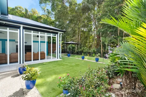 Property photo of 12 Sennfeld Close Palm Cove QLD 4879