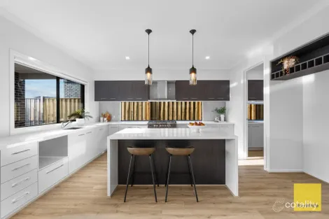 Property photo of 77 Dominion Drive Burnside VIC 3023