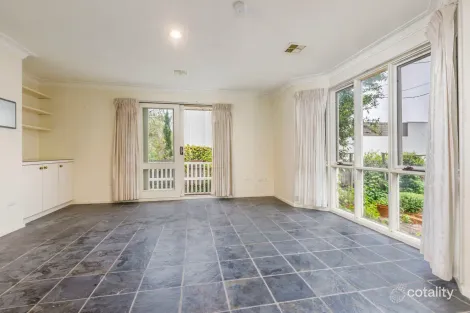 Property photo of 74 Arthur Circle Forrest ACT 2603