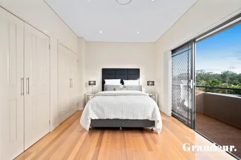 Property photo of 9 Tennant Place Edensor Park NSW 2176