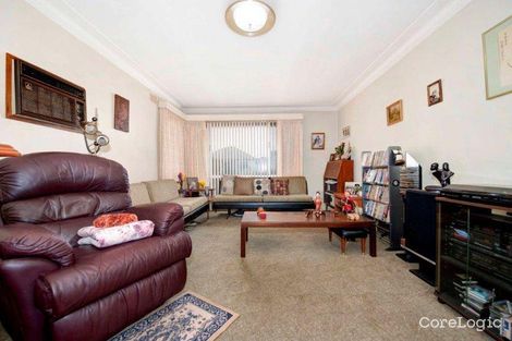Property photo of 5 Taylor Road Fern Bay NSW 2295