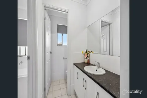 Property photo of 1 Parkvale Drive Angle Vale SA 5117