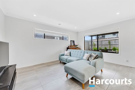 Property photo of 2 Brumich Way Clyde North VIC 3978