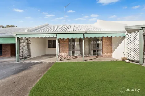 11/12 Denmans Camp Rd, Torquay, QLD 4655