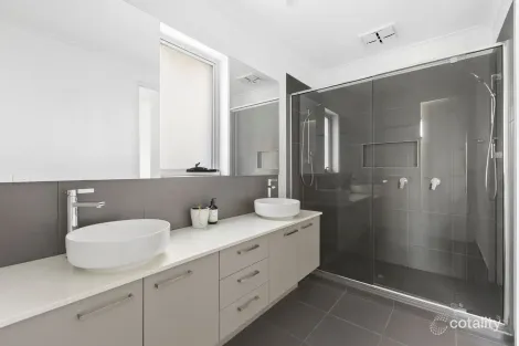 Property photo of 16 Shoalhaven Boulevard Mount Duneed VIC 3217