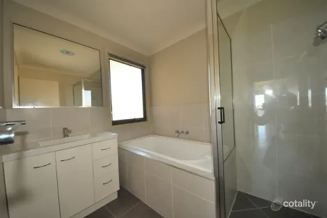 Property photo of 44 Burke & Wills Drive Gracemere QLD 4702