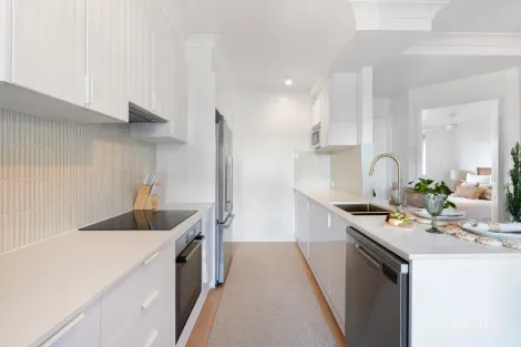Property photo of 21/21-25 Peerless Avenue Mermaid Beach QLD 4218