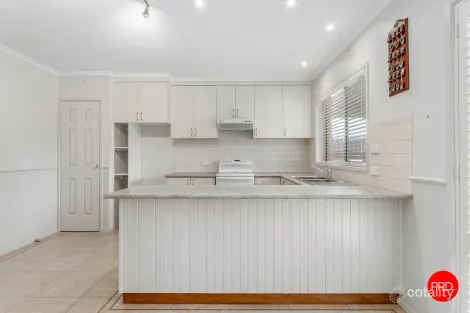 Property photo of 2/7 Paperbark Court Strathdale VIC 3550