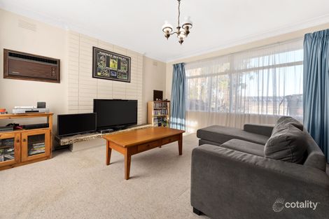 Property photo of 32 Bimbadeen Crescent Yallambie VIC 3085