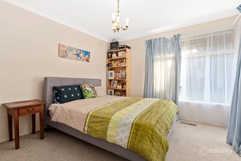Property photo of 32 Bimbadeen Crescent Yallambie VIC 3085