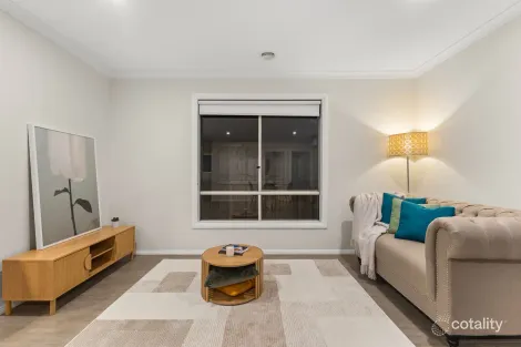 Property photo of 4 Meteorite Way Cranbourne East VIC 3977