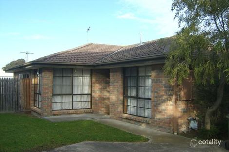 2/8 Hazlitt Ct, Cranbourne, VIC 3977