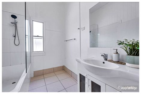 Property photo of 250 Hutton Street Berserker QLD 4701