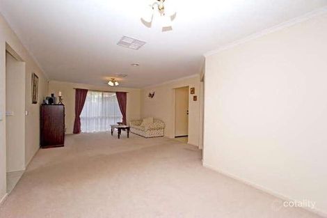 Property photo of 10 Lynch Place Roxburgh Park VIC 3064